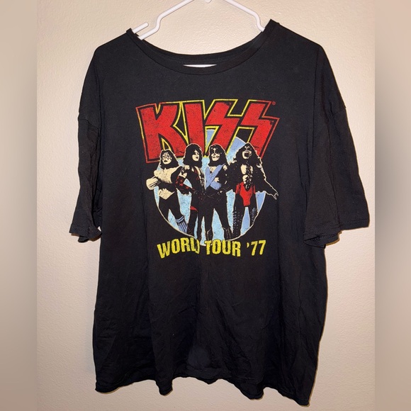 Kiss Other - Kiss World Tour 1977 Black Short Sleeve Tee with Iconic Band Graphic size 2XL